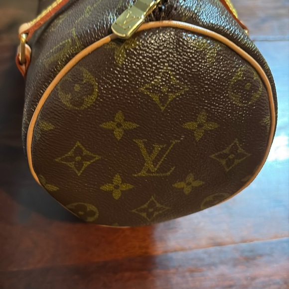 LOUIS VUITTON Vintage Monogram Barrel Bag - Picture 5 of 11